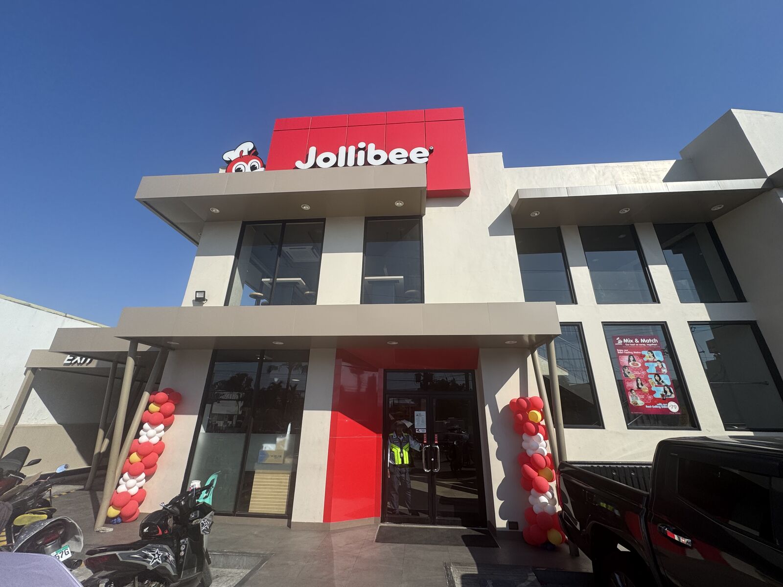 The exterior of the Jollibee branch