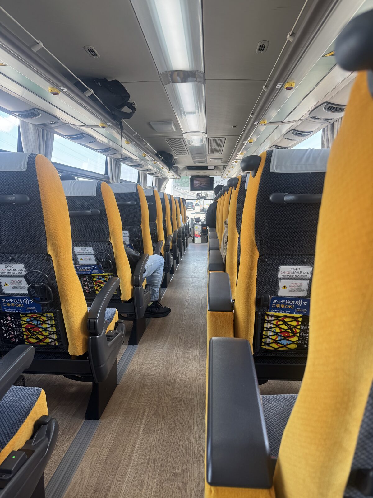 The express bus from Asabu Bus Terminal to New Chitose Airport